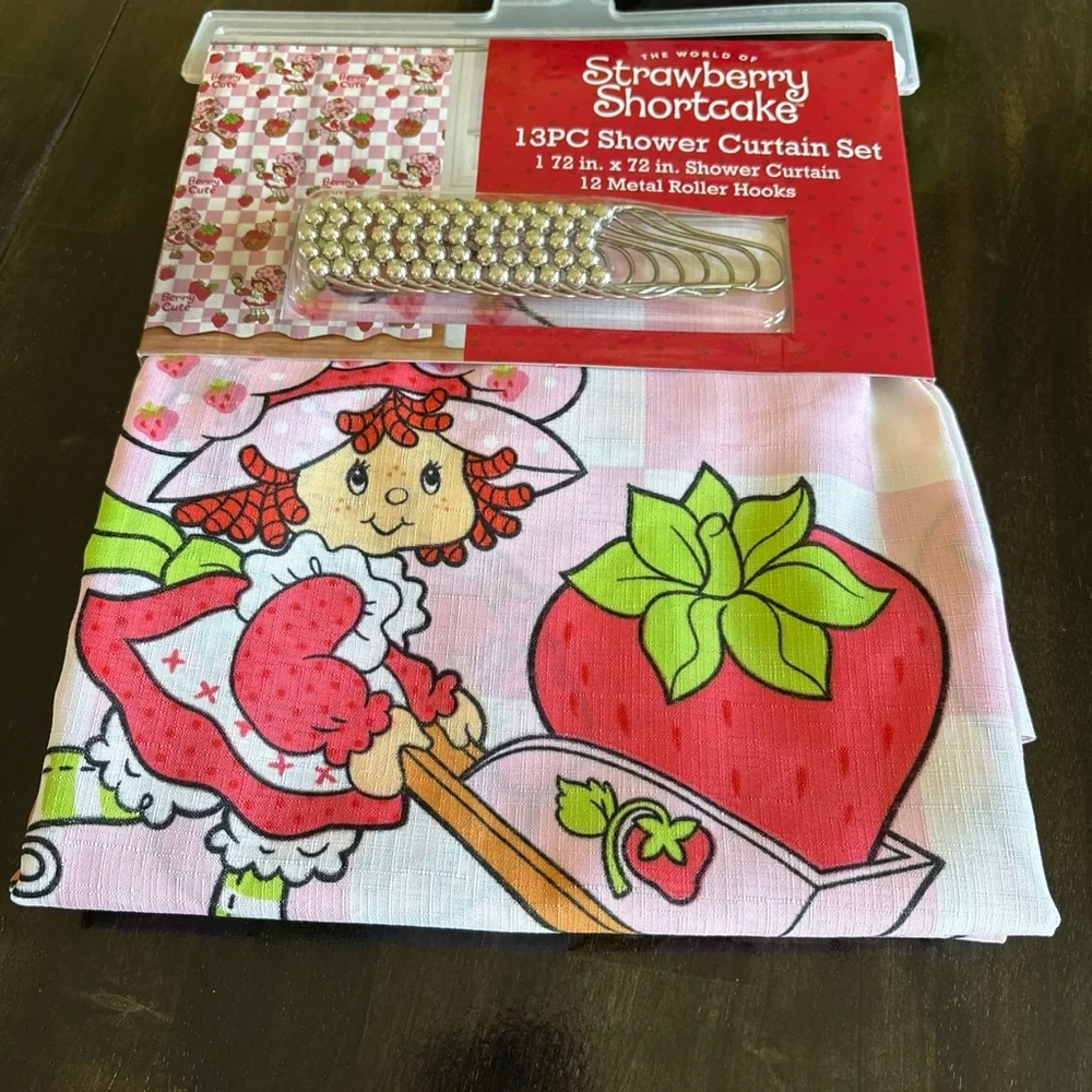The World of Strawberry Shortcake 13PC Shower Curtain Set - Pink Red Green